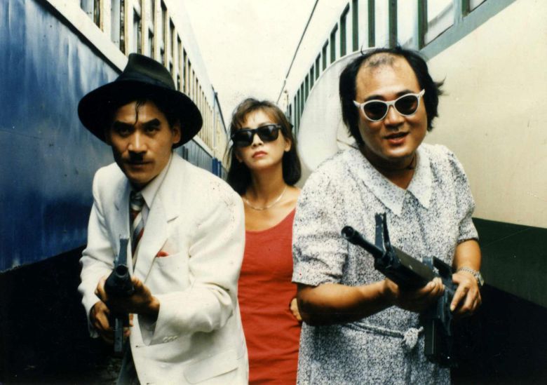 1989년 영화 ‘개그맨’에 함께 출연한 배창호 감독(오른쪽)과 고인. 한국영상자료원 제공