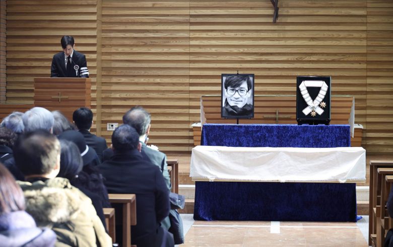 9일 오전 서울 중구 명동성당에서 열린 故 안성기 영결식에서 안성기 아들 안다빈 씨가 인사말을 하고 있다. 사진공동취재