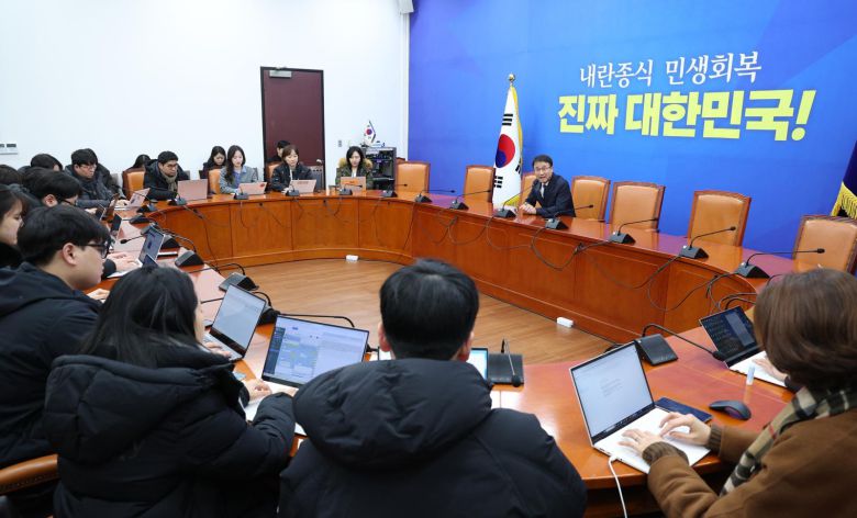 한병도 더불어민주당 신임 원내대표가 11일 서울 여의도 국회에서 기자간담회를 하고 있다. 2026.1.11 뉴스1