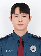 문 순경은 지난 13일 오전 제주시 조천읍 진드르교차로에서 퇴근하던 중 80대 치매 노인을 발견해 구조했다. 2026.01.14 제주경찰청 제공