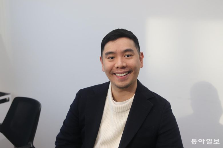 케빈 탕은 글로벌 자산운용사 스테이트스트리트를 거쳐, 2015년부터 지난해 여름까지 블랙록에서 일해왔다. 블랙록에선 디지털 자산 전략을 담당했고, 지금은 스타트업 ‘헬로 트레이드(HelloTrade)’의 공동 창업자 겸 CEO이다. 14일 서울에서 만난 그는 “어머니가 한국인이셔서 한국에 친숙하다”고 밝혔다. 한애란 기자