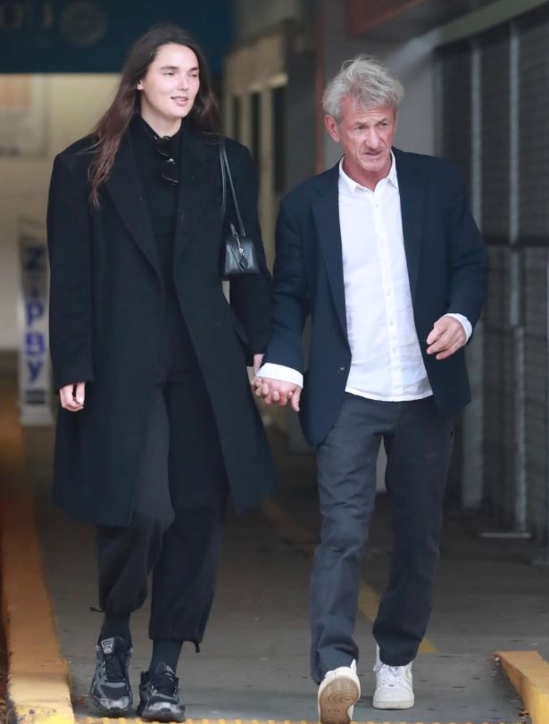 숀 펜과 발레리아 니코브 커플. X 갈무리