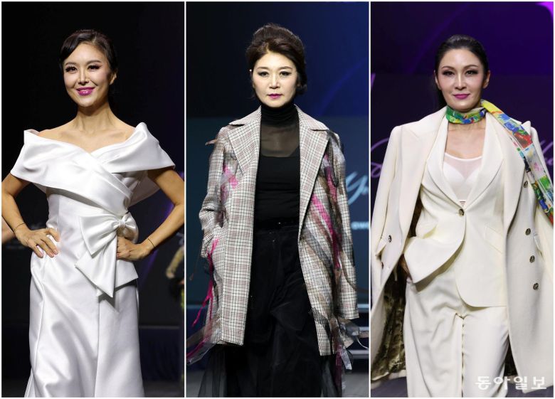 19일 서울 용산구 그랜드하얏트 서울그랜드 살롱에서 설영희 패션디자이너의 ‘들꽃청소년자립돕기 자선패션쇼’가 열렸다.  시니어모델들이 다양한 포즈로 런웨이를 하고 있다. 전영한 기자 scoopjyh@donga.com