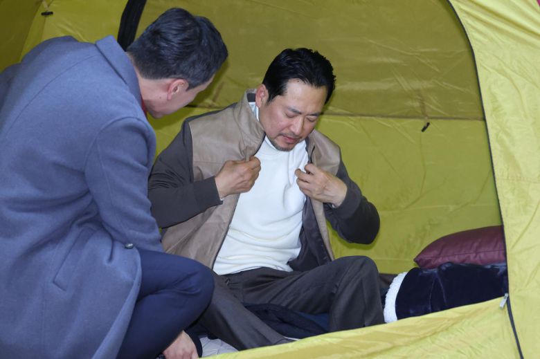 장동혁 국민의힘 대표가 21일 서울 여의도 국회 로텐더홀에서 단식 농성을 이어가고 있다. 2026.1.21 뉴스1