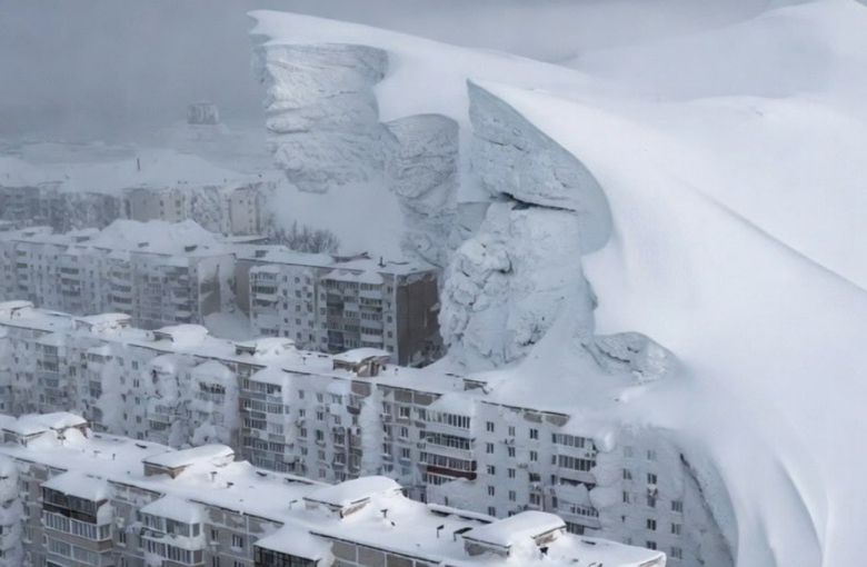 러시아 극동 캄차카 반도에 폭설이 덮친 모습. X캡처