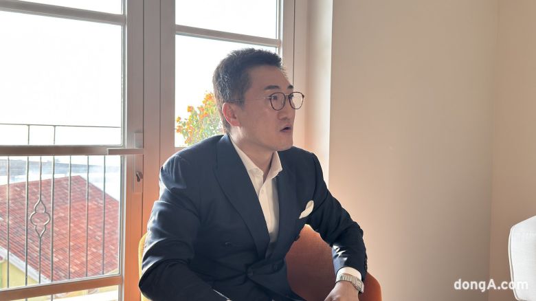 김용민(Justin Kim) 라 페스타 푸꾸옥 총지배인이 지난 16일 베트남 푸꾸옥에서 기자들을 만나 라 페스타 푸꾸옥과 푸꾸옥의 관광 산업에 대해 설명하고 있다. 윤우열 기자 cloudancer@donga.com