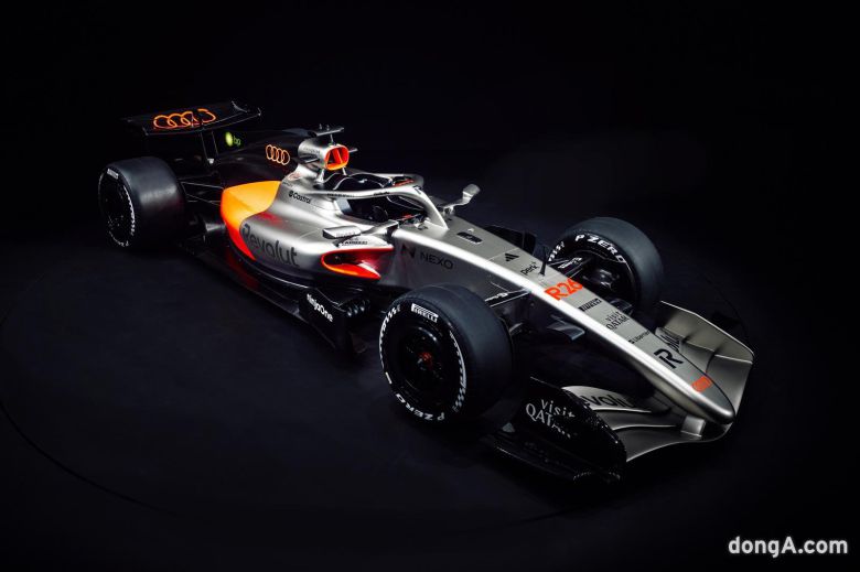 아우디 레볼루트 F1 머신 R26