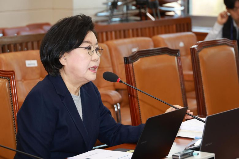 이혜훈 기획예산처 장관 후보자가 23일 서울 여의도 국회에서 열린 인사청문회에 출석해 의원 질의에 답하고 있다. 2026.1.23/뉴스1