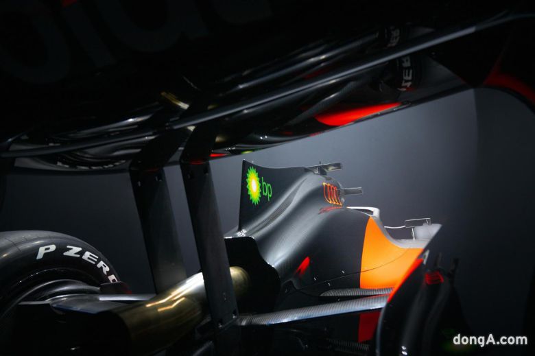 아우디 레볼루트 F1 머신 R26