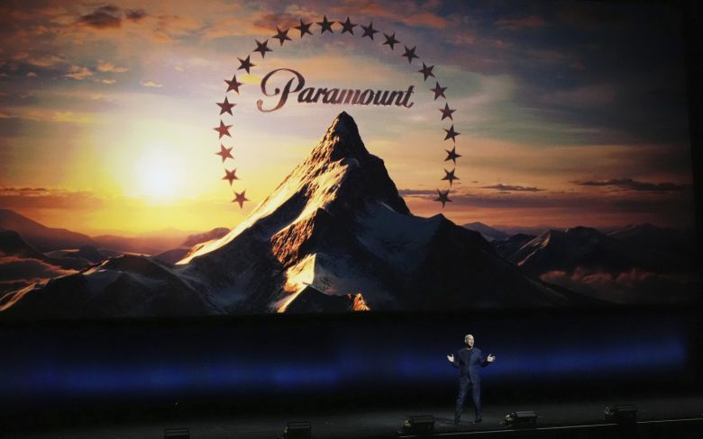 브라이언 로빈스 파라마운트 픽처스 최고경영자(CEO)가 2025년 4월 3일 목요일, 라스베이거스 시저스 팰리스에서 열린 시네마콘 파라마운트 픽처스 프레젠테이션 중 청중에게 발언하고 있다. AP/뉴시스