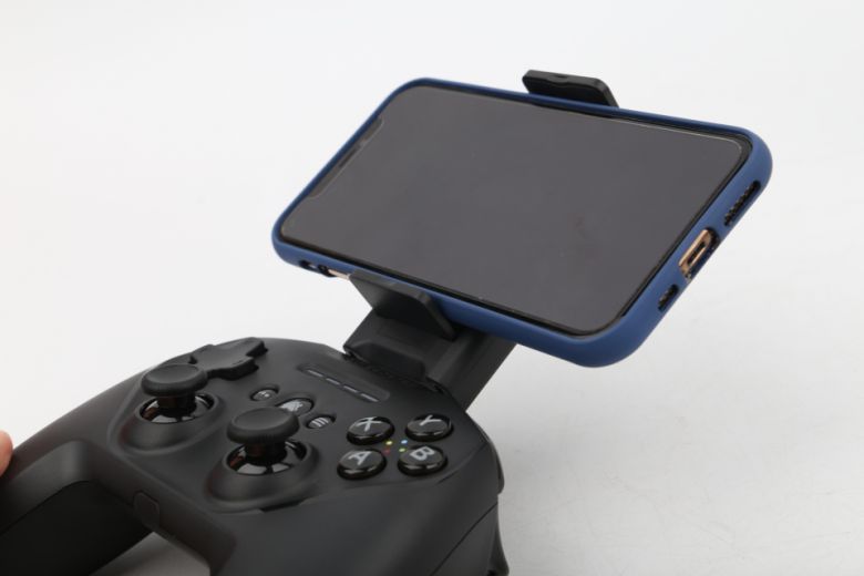 님버스+와 아이폰 마운트의 결합이 완료됐다.