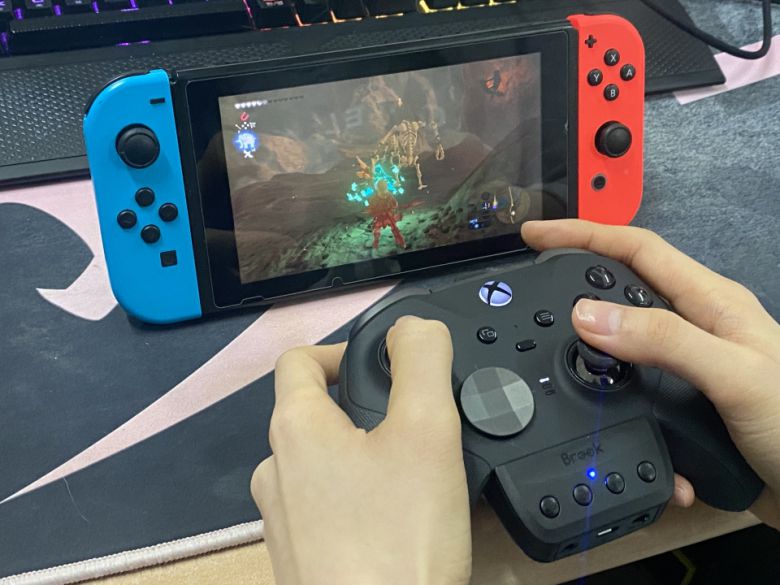 닌텐도 스위치에서도 문제없이 작동한다.