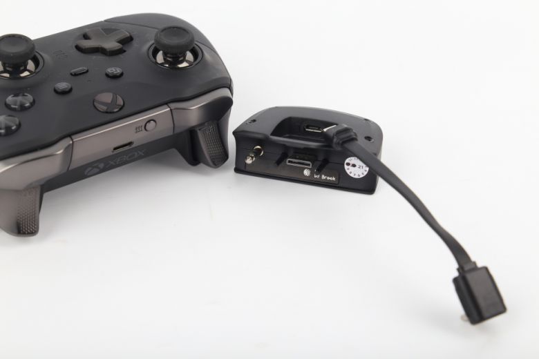 브룩 SE는 기존 브룩 X ONE 어댑터보다 더욱 쉽게 장착할 수 있다.