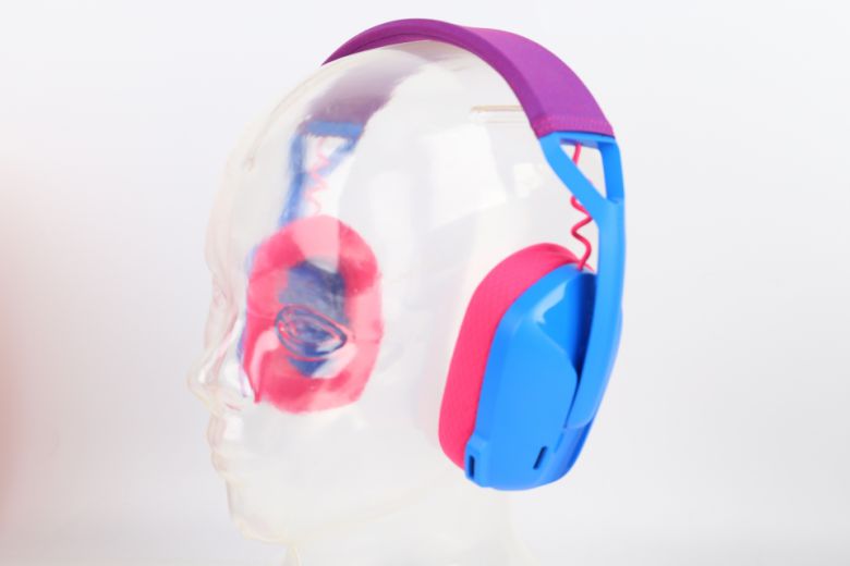 smartPC사랑에서 사용하는 더미 헤드에 헤드셋을 씌우는 것도 쉽지 않았다.