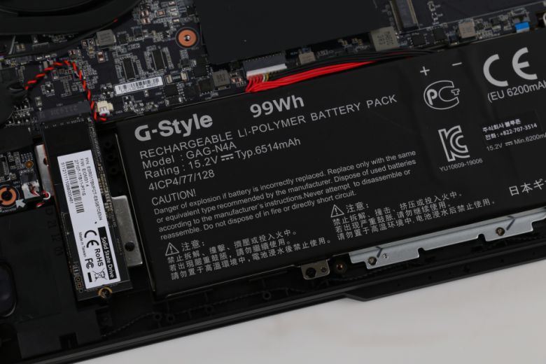 배터리 용량은 99Wh에 달한다.