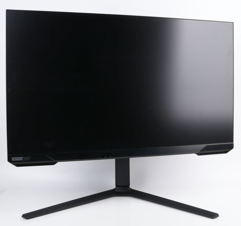 상하 각도를 지원하는 틸트와 좌우 각도를 지원하는 스위블 기능을 갖췄다.