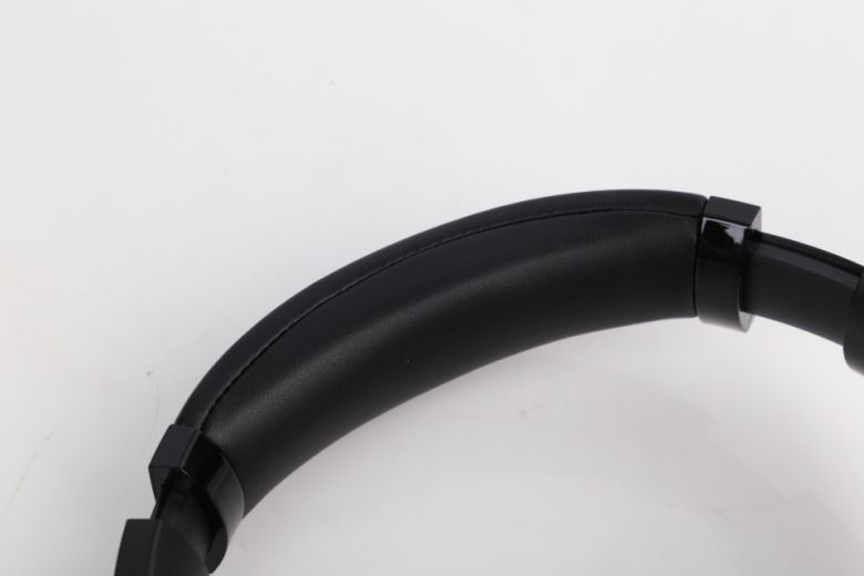 레이저 키보드의 팜레스트처럼 촉감이 만족스럽다.