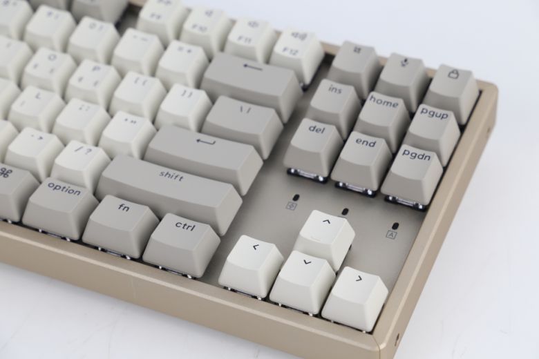 키 사이의 간격도 일반적 텐키리스와 동일하다.