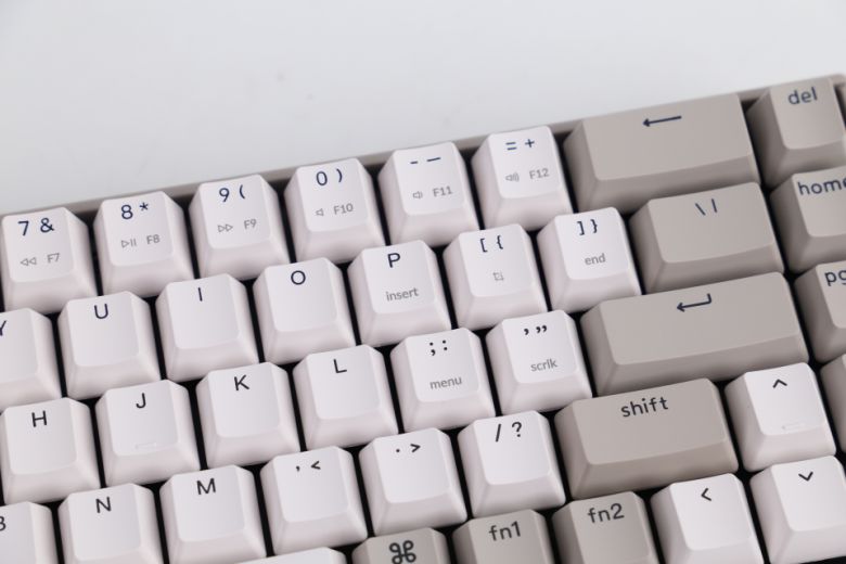 인서트키나 엔드키는 문자키를 조합하여 입력할 수 있다.