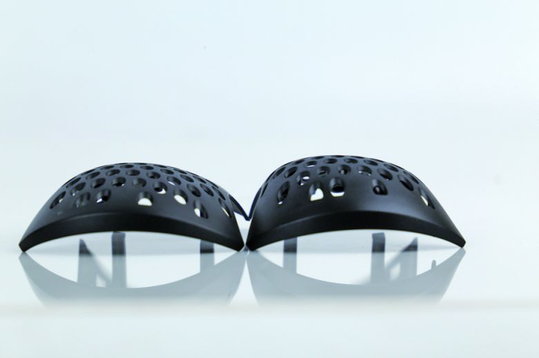 M4, M42 모두 높이 차이가 뚜렷하게 나는 쉘 2가지를 제공한다. 낮은 쉘의 경우 팜 그립에, 높은 쉘의 경우 클로 그립에 적합하나 취향에 따라 자유롭게 사용하면 된다.