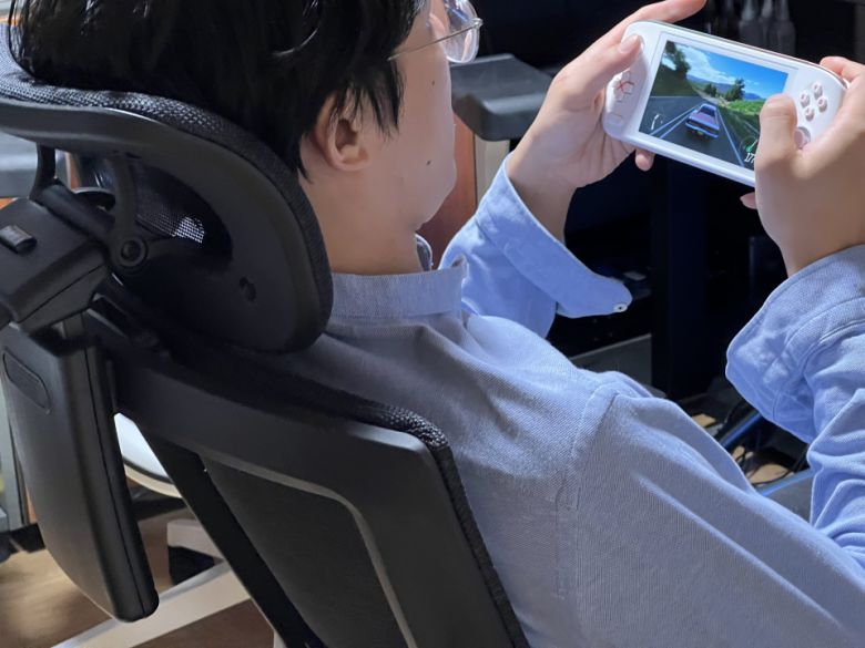 125도 각도로 틸팅을 고정한 뒤 잠시 쉬는 것도 가능하다.