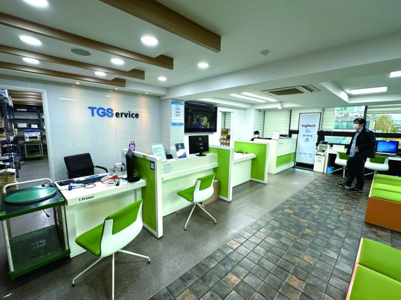 11월 2일, 오후 5시경 로지텍 서비스 센터에 방문해 AS를 접수했다.