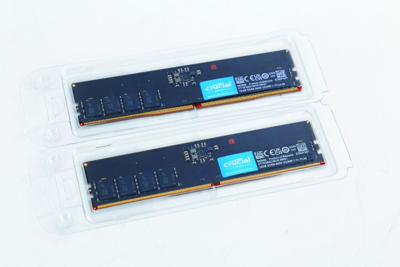 검은색 기판으로 통칭 ‘흑금치’로 불린다.