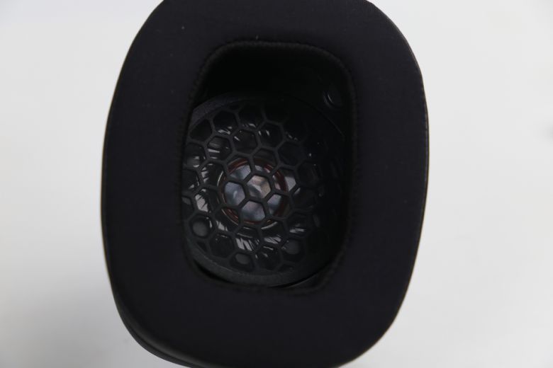 탑재된 드라이버는 ‘터틀비치 50mm 나노 클리어 드라이버’다.