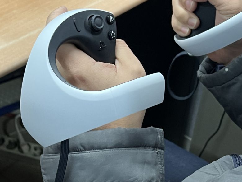 PS VR2 Sense 컨트롤러가 주는 몰입감과 게임 플레이 경험은 상당히 만족스럽다.