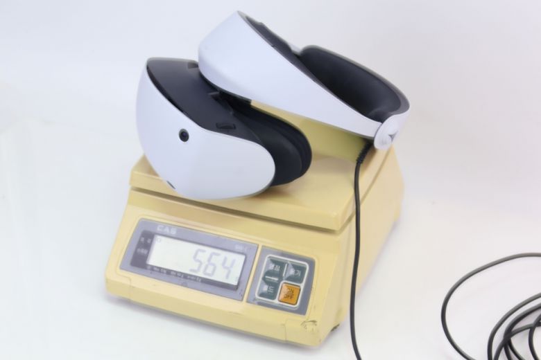 PS VR2 Sense 컨트롤러의 실측 무게는 168g이다.