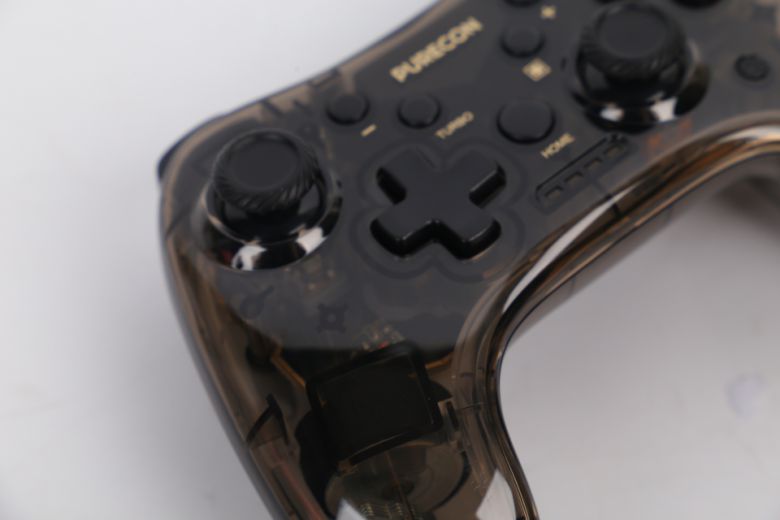 키압은 평균적인 게임패드에 가까운 편이다.