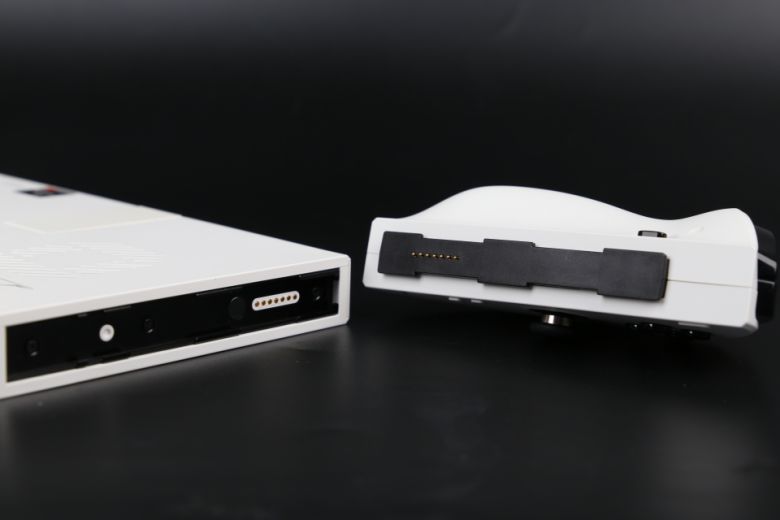 OXP2의 진가는 게임패드를 분리할 수 있다는 점에 있다.