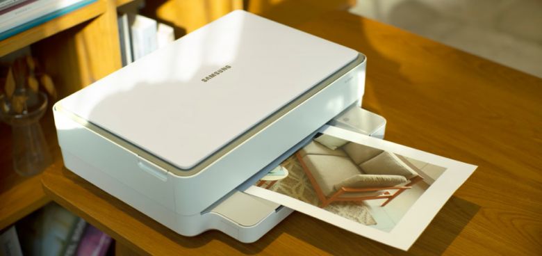 노트북에서 편집한 사진을 출력해야 할 때도 무선출력 기능이 매우 요긴하다.