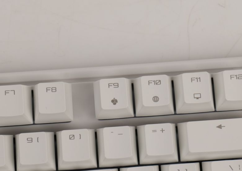 대신 Fn+F9으로 해당 기능을 사용할 수 있다.