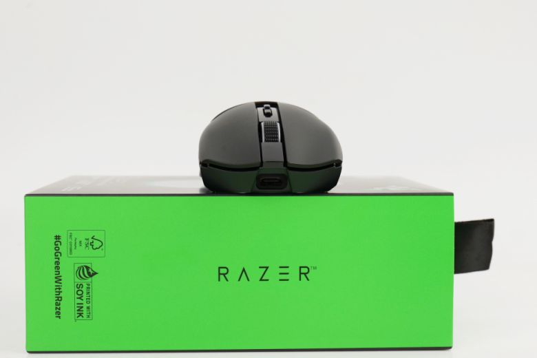 적용된 단자는 USB Type-C다.