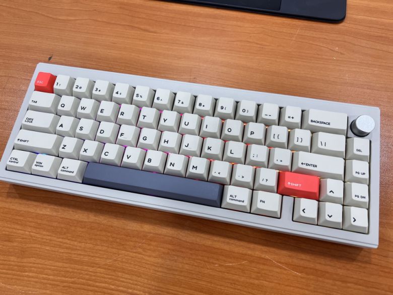 RGB LED도 적용됐다.