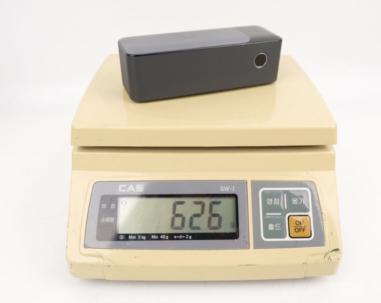 실제 무게는 626g으로 측정되었다.