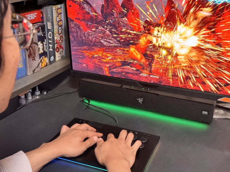 레이저 키츠네로 ‘철권 7’을 플레이했다.