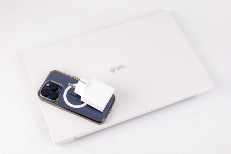 상판의 디자인부터가 높은 완성도를 자랑한다.