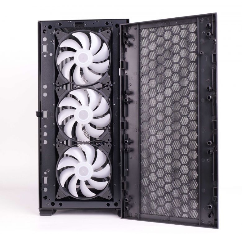 전면 패널에 배치된 먼지필터