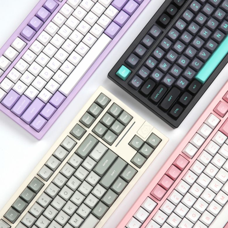 화이트, 블랙, 퍼플, 핑크 등 4가지 색상의 하우징이 있다.