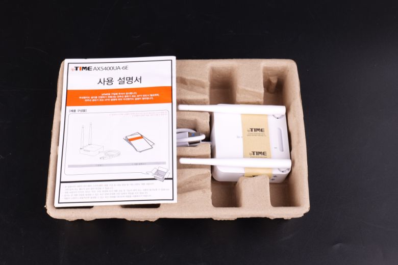 본체, 설명서 2가지의 심플한 구성으로 설치에 고민할 필요가 없다.