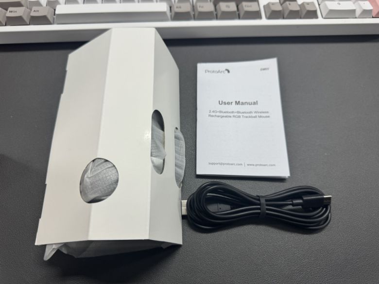 구성품 모두 상태가 양호했다.