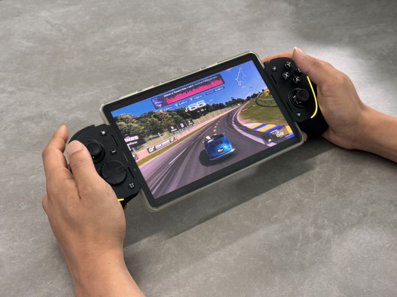 안드로이드용 PS Play는 진동까지 지원되기에 플레이스테이션 리모트 게임을 훨씬 쾌적하게 플레이하는 것이 가능했다.