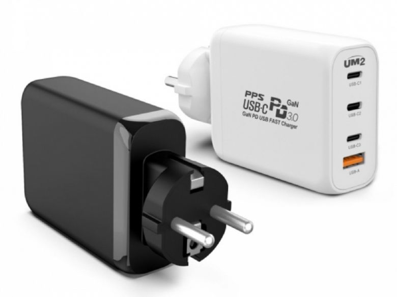 최근 노트북은 PD 충전을 지원해 100W 초경량 어댑터로도 충분하다.