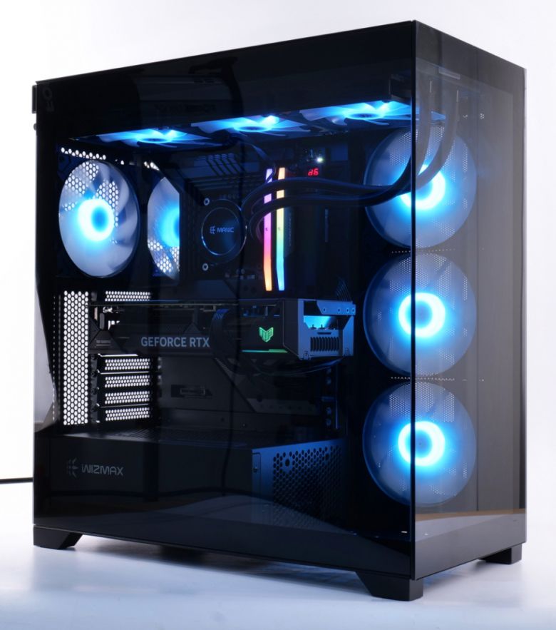 측면과 전면이 강화유리인 어항 케이스이기 때문에 내부가 훤히 보인다.