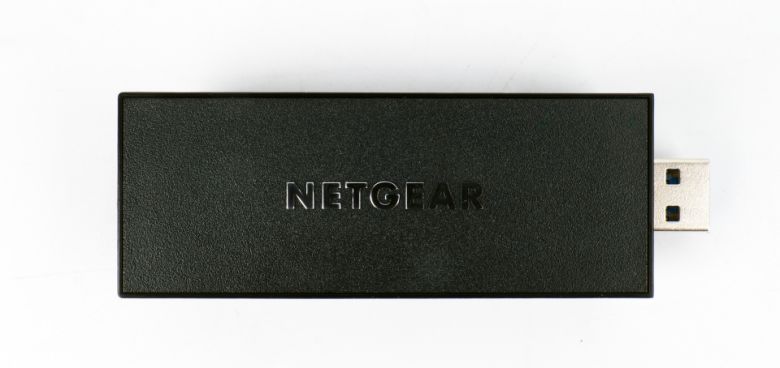 USB 메모리 같은 형태를 하고 있다.