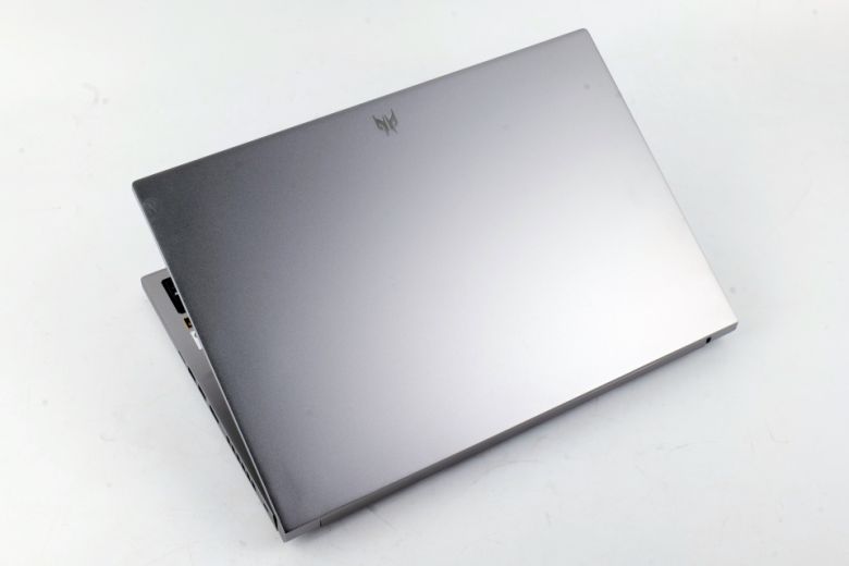 프리미엄 제품의 느낌이 몰씬 풍기면서도 부담 없는 디자인이기에 게이머와 크리에이터 양쪽 모두에게 어필할 수 있을 것으로 보인다.