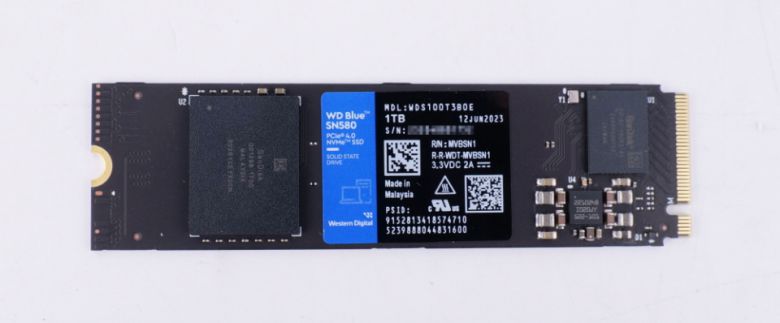 단면 M.2 SSD이기 때문에 공간이 좁은 노트북이나 UMPC에서 사용하기에도 적합하다.