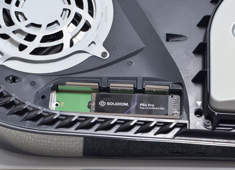 PS5에도 장착해 사용할 수 있다.